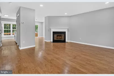 22009 Guilford Station Terrace, Sterling, VA 20166 - Photo 5