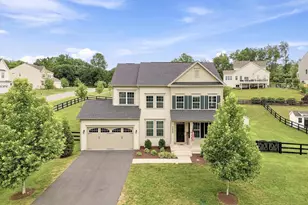 35943 Fieldside Wy, Round Hill, VA 20141 - Photo 1