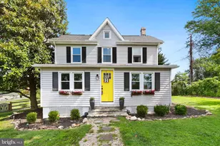 411 E A St, Purcellville, VA 20132 - Photo 1