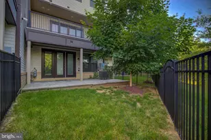 23098 Sullivans Cove Sq, Brambleton, VA 20148 - Photo 5