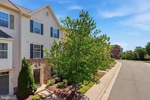 42630 Burbank Terrace, Sterling, VA 20166 - Photo 3
