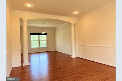 43520 Lucketts Bridge Circle, Ashburn, VA 20148 - Photo 5