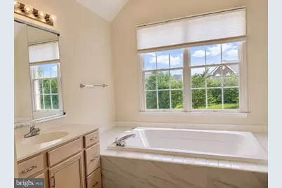 43520 Lucketts Bridge Circle, Ashburn, VA 20148 - Photo 17