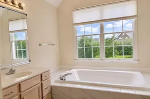 43520 Lucketts Bridge Cir, Ashburn, VA 20148 - Photo 17
