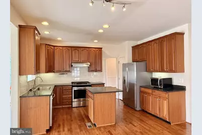 43520 Lucketts Bridge Circle, Ashburn, VA 20148 - Photo 7