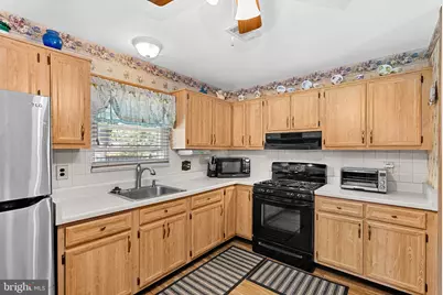 305 N Argonne Avenue, Sterling, VA 20164 - Photo 17
