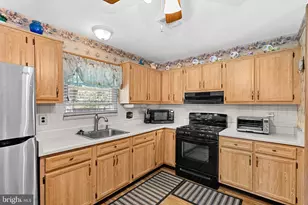 305 N Argonne Ave, Sterling, VA 20164 - Photo 17
