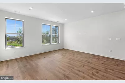 43841 Venetian Square, Ashburn, VA 20147 - Photo 3