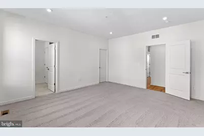 43841 Venetian Square, Ashburn, VA 20147 - Photo 9
