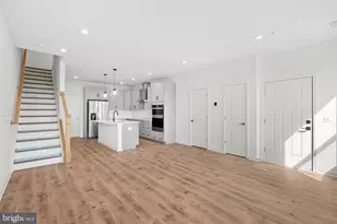 43841 Venetian Sq, Ashburn, VA 20147 - Photo 5