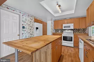 323 Avondale Dr, Sterling, VA 20164 - Photo 23