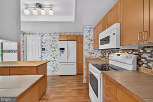 323 Avondale Dr, Sterling, VA 20164 - Photo 21