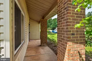 323 Avondale Dr, Sterling, VA 20164 - Photo 5
