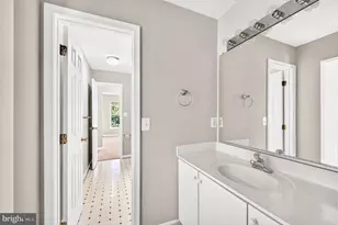 26025 Murrey Dr, Chantilly, VA 20152 - Photo 43