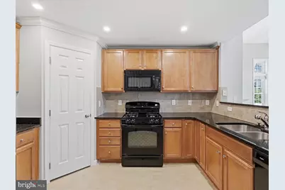 504 Sunset View Terrace SE #301, Leesburg, VA 20175 - Photo 11