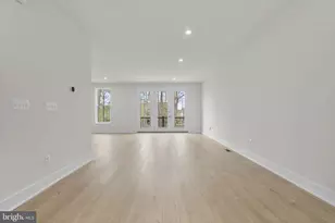 1 Picasso Square, Ashburn, VA 20148 - Photo 9