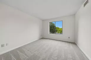 19385 Cypress Ridge Terrace, Leesburg, VA 20176 - Photo 17