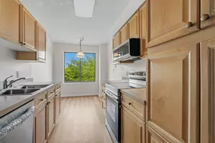 19385 Cypress Ridge Terrace, Leesburg, VA 20176 - Photo 15