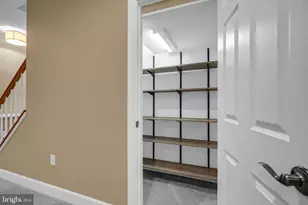 45917 Pullman Ct, Sterling, VA 20164 - Photo 39
