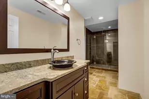 45917 Pullman Ct, Sterling, VA 20164 - Photo 41