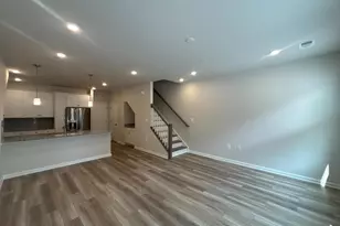 42635 Darala Dr, Ashburn, VA 20147 - Photo 3