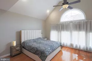 22918 N Brown Square, Ashburn, VA 20148 - Photo 29