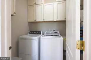 22918 N Brown Square, Ashburn, VA 20148 - Photo 11