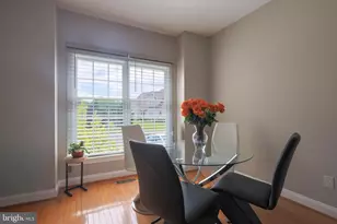 22918 N Brown Square, Ashburn, VA 20148 - Photo 13