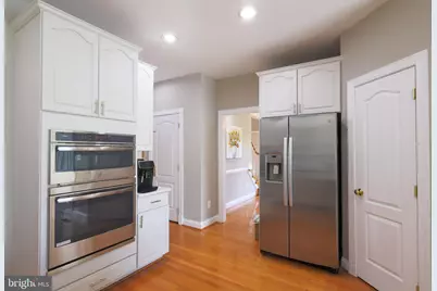 22918 N Brown Square, Ashburn, VA 20148 - Photo 5