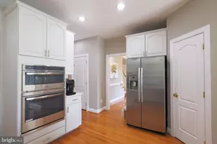 22918 N Brown Square, Ashburn, VA 20148 - Photo 5