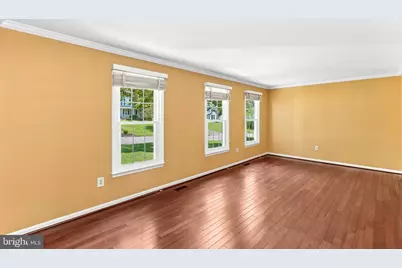 10163 Yorktown Way, Great Falls, VA 22066 - Photo 11