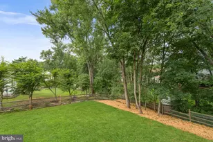10163 Yorktown Way, Great Falls, VA 22066 - Photo 15