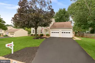 10163 Yorktown Way, Great Falls, VA 22066 - Photo 5