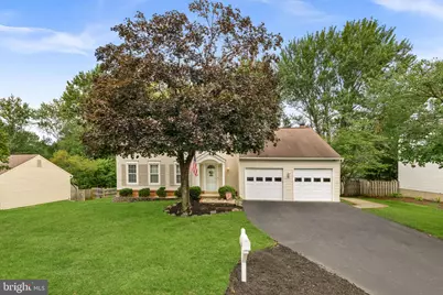 10163 Yorktown Way, Great Falls, VA 22066 - Photo 1