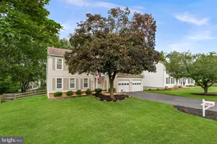 10163 Yorktown Way, Great Falls, VA 22066 - Photo 7