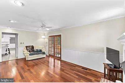 10163 Yorktown Way, Great Falls, VA 22066 - Photo 17