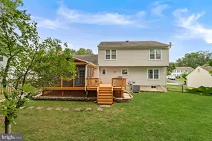 10163 Yorktown Way, Great Falls, VA 22066 - Photo 11