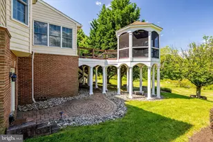 17485 White Gate Pl, Leesburg, VA 20175 - Photo 9