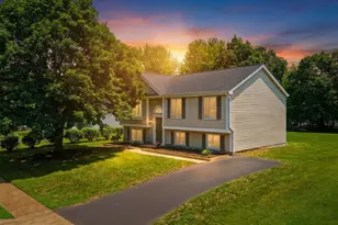 202 Leslie Ct, Sterling, VA 20164 - Photo 1
