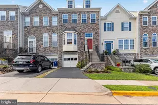 825 Bluefield Square NE, Leesburg, VA 20176 - Photo 1