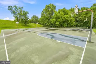 227 Finchingfield Ct, Sterling, VA 20165 - Photo 37