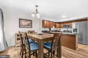227 Finchingfield Ct, Sterling, VA 20165 - Photo 15