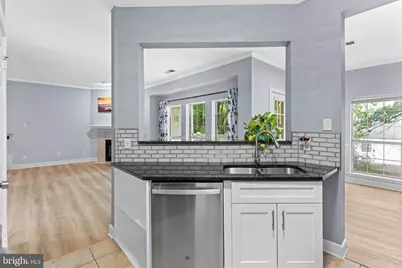 662 Gateway Drive SE #211, Leesburg, VA 20175 - Photo 13