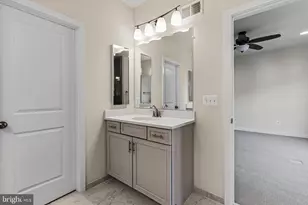 42300 Crawford Ter, Brambleton, VA 20148 - Photo 39