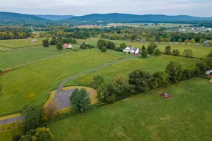 37796 Elizabeths Field Ln, Purcellville, VA 20132 - Photo 9