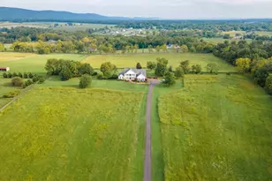 37796 Elizabeths Field Ln, Purcellville, VA 20132 - Photo 11