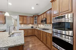 41684 Blue Grama Cir, Aldie, VA 20105 - Photo 13