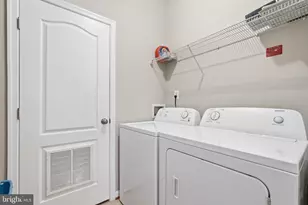 24682 Byrne Meadow Square, Aldie, VA 20105 - Photo 19