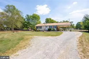 25 S Berlin Pike, Lovettsville, VA 20180 - Photo 1