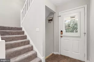 22 Fenton Wood Dr, Sterling, VA 20165 - Photo 7